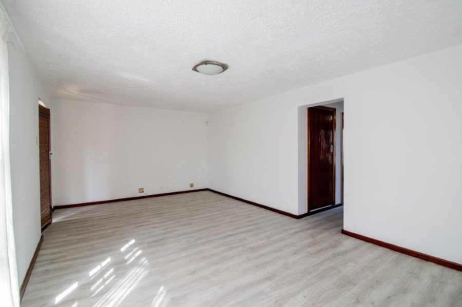 To Let 3 Bedroom Property for Rent in Beacon Bay Eastern Cape